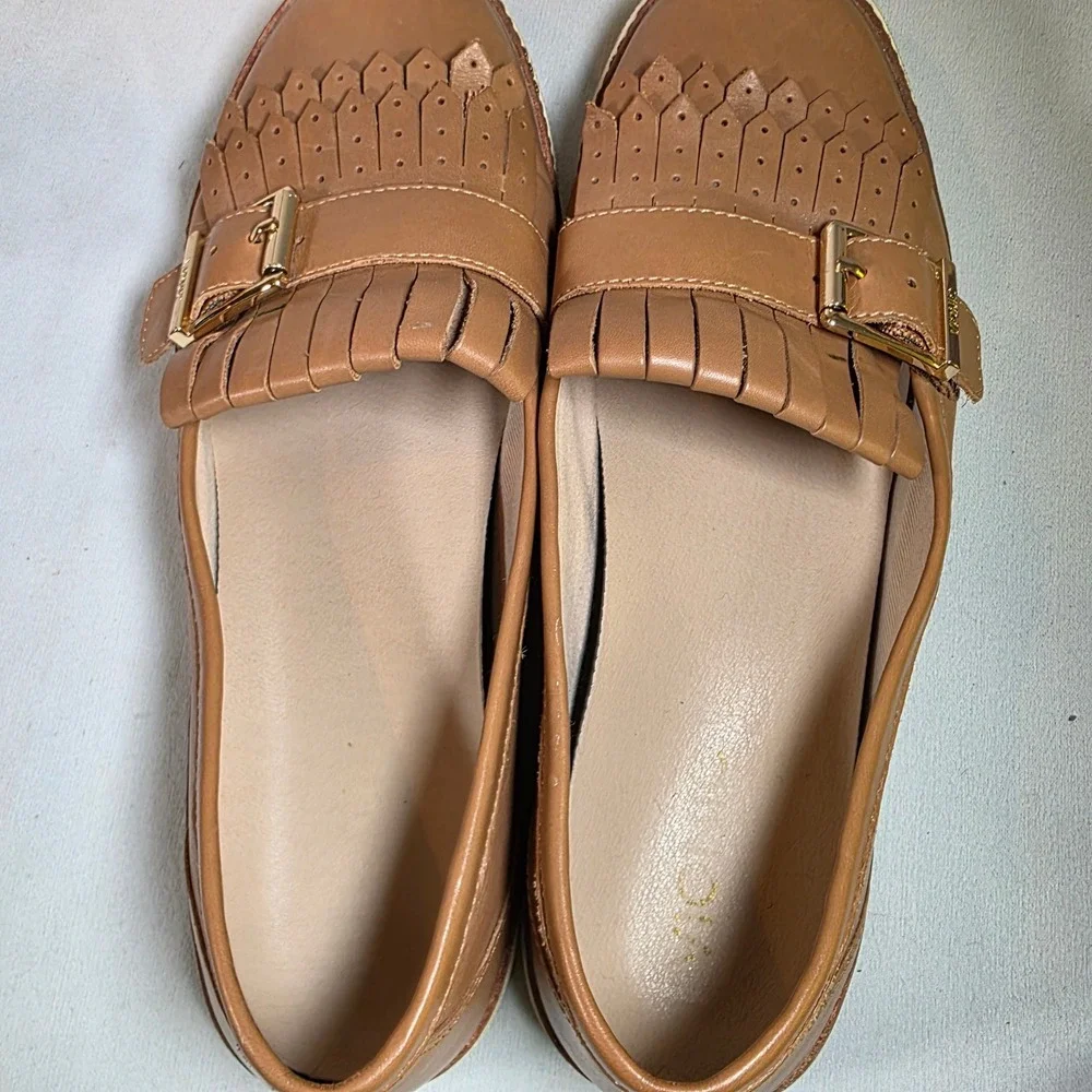 Vionic Cambridge Tan Leather Loafer Womens 9 Kiltie Fringe Buckle Comfort